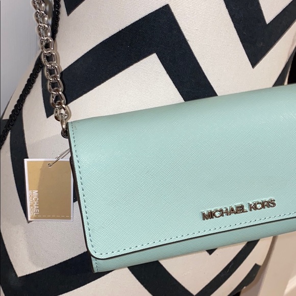 HP🎉NEW Michael Kors Saffiano Leather Wallet/Chain - Picture 2 of 16
